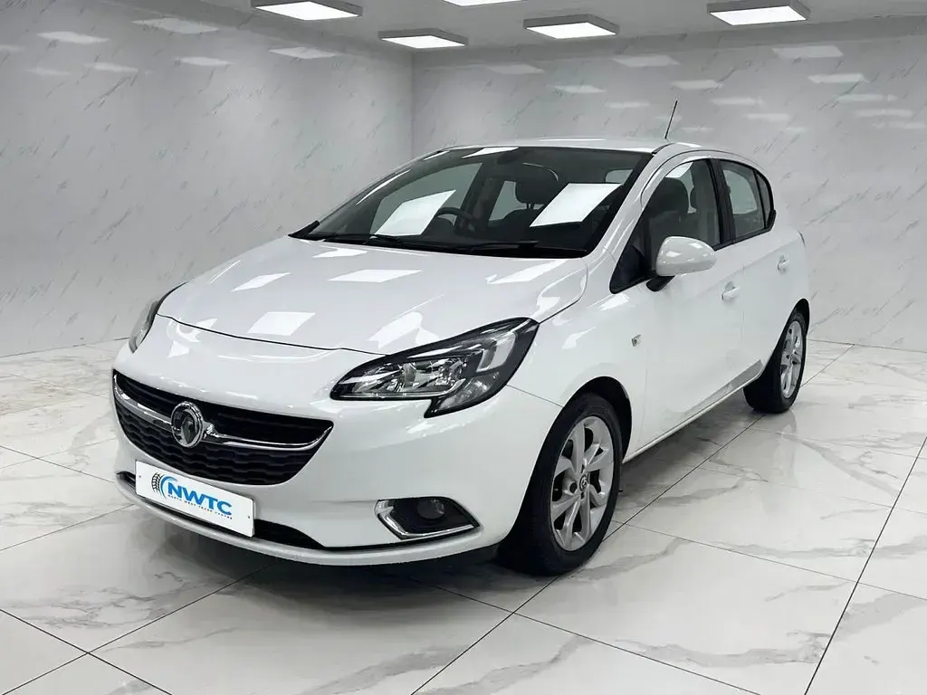 Used Vauxhall Corsa SRi 90 HP (66 kW) 2018 White Hatchback
