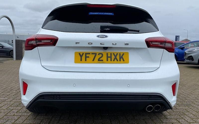 Used Ford Focus ST-Line 125 HP (91 kW) 2022 White Hatchback