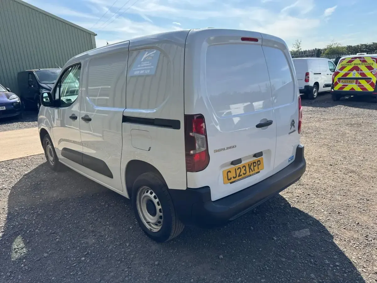 Used Citroën Berlingo 100 HP (73 kW) 2023 White MPV