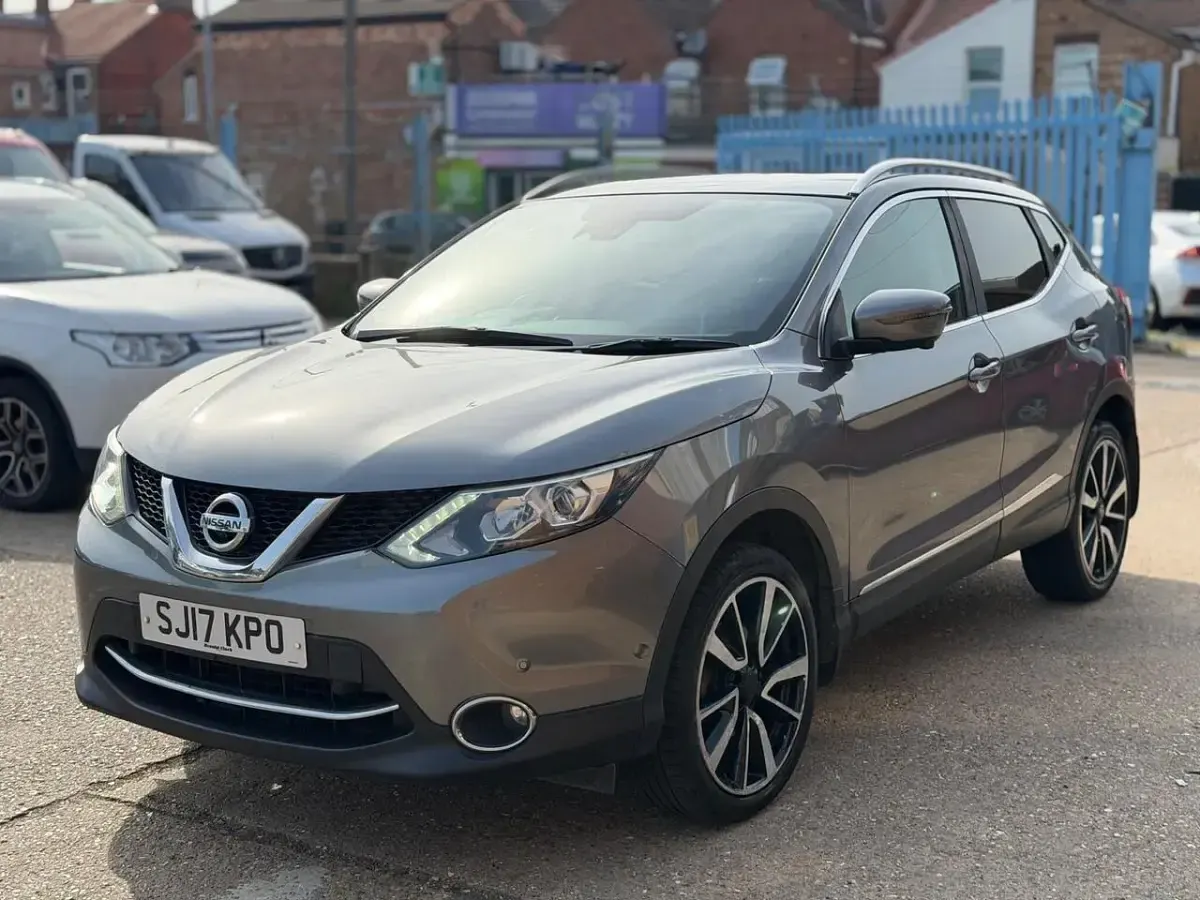 Used Nissan Qashqai Tekna 2017 Grey SUV