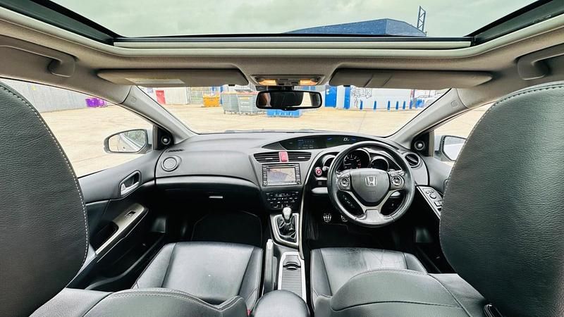 Begagnad Honda Civic EX 2012 Silver Halvkombi