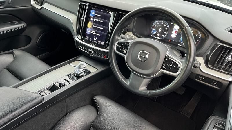 Used Volvo V60 Inscription 197 HP (144 kW) 2021 Black Estate