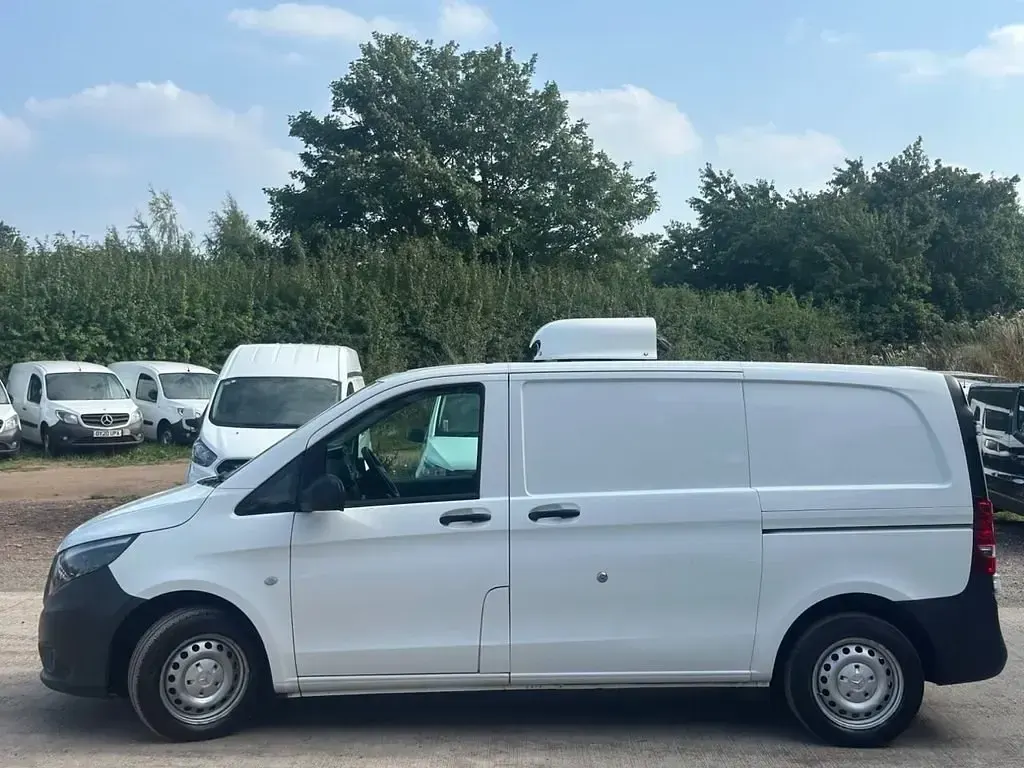 Usado Mercedes Vito 136 HP (100 kW) 2020 Branco Van