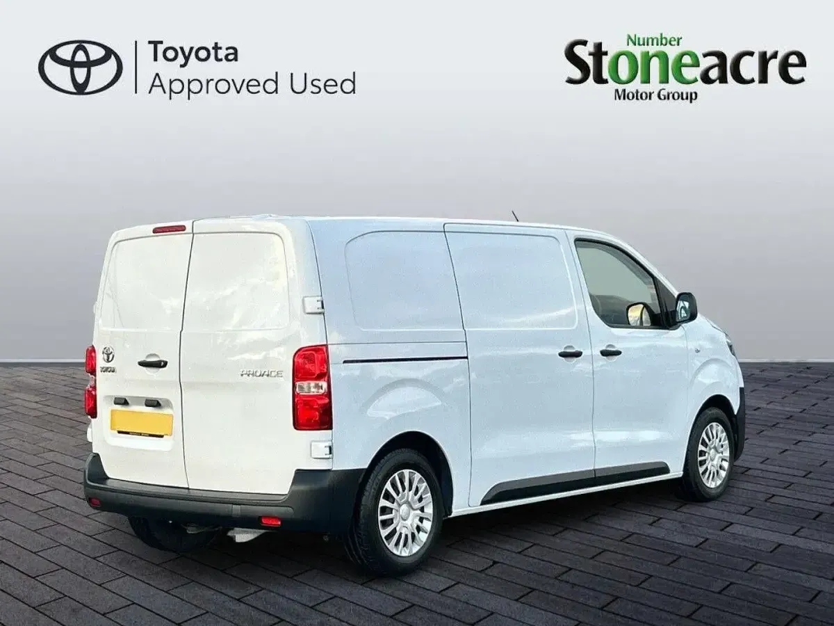 Used Toyota Proace 120 HP (88 kW) 2025 White MPV