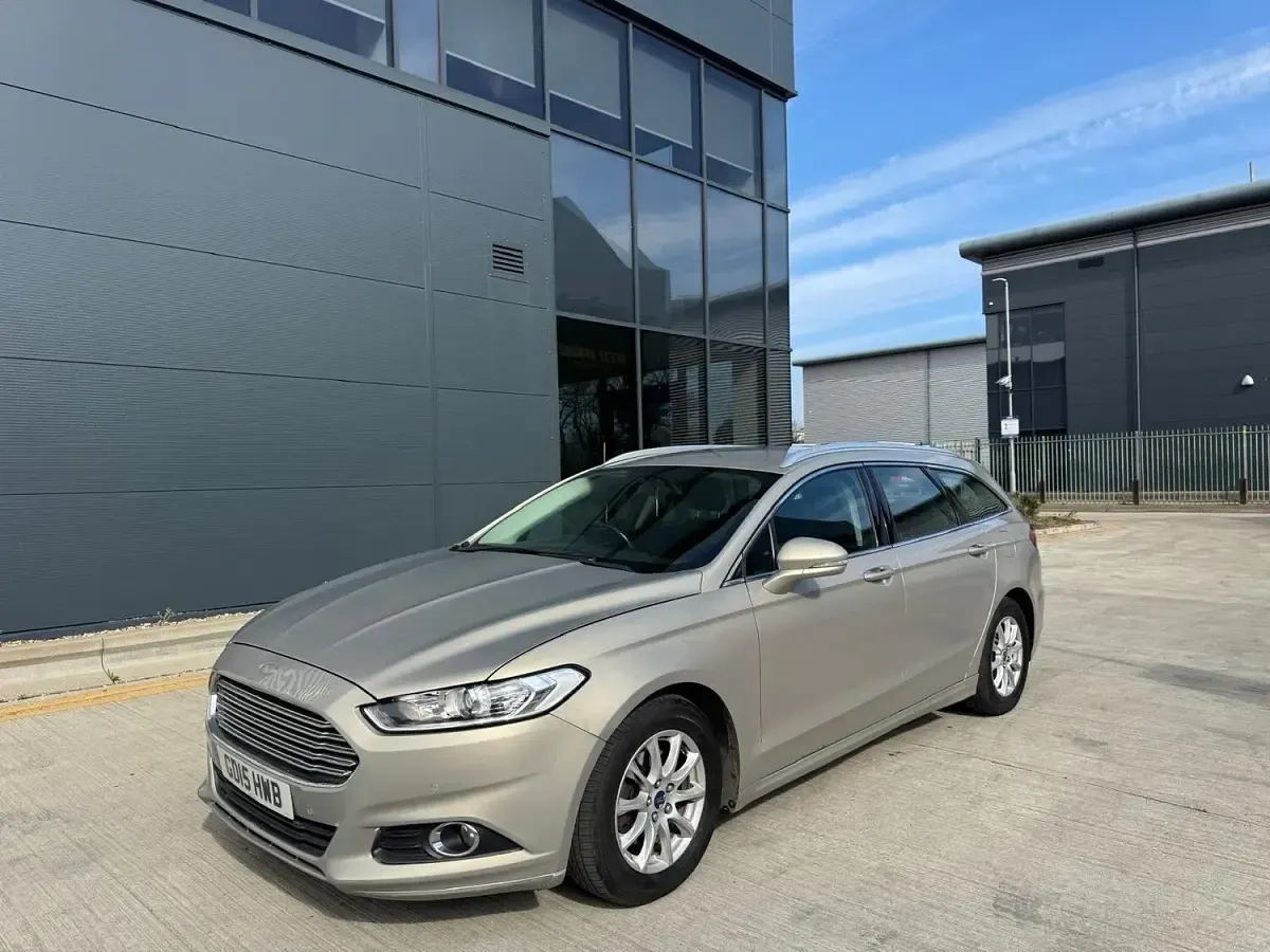 Used Ford Mondeo Zetec 160 HP (117 kW) 2015 Silver Estate