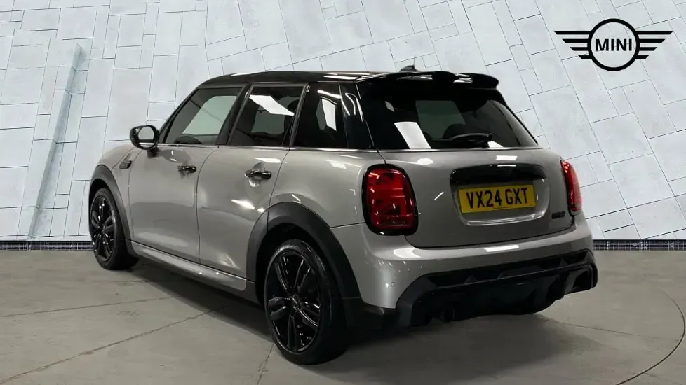 Used Mini Cooper Hatch 134 HP (98 kW) 2024 Silver Hatchback