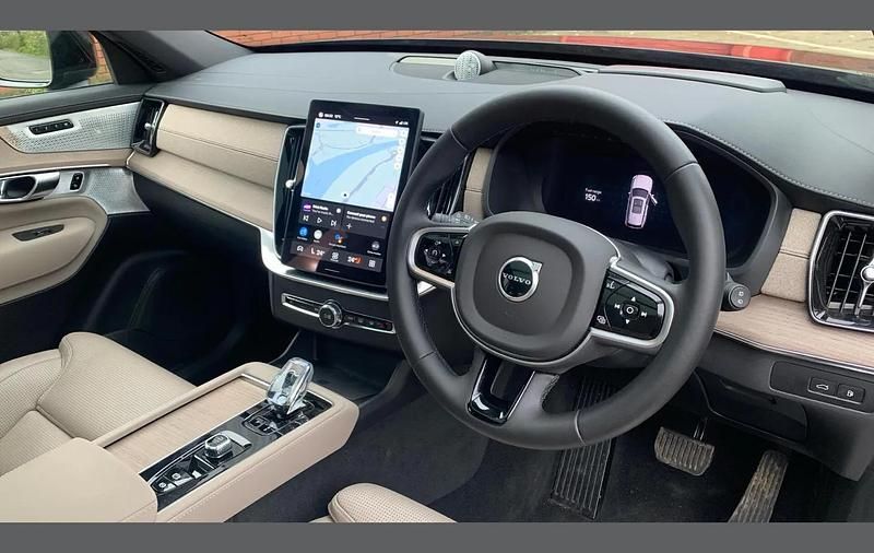 Used Volvo XC90 Ultra 449 HP (330 kW) 2025 Black SUV