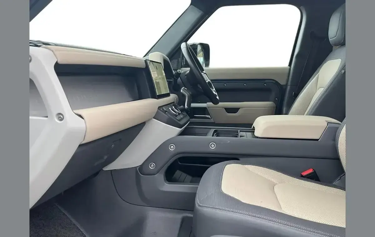 Usado Land Rover Defender HSE Dynamic 245 HP (180 kW) 2022 Azul SUV