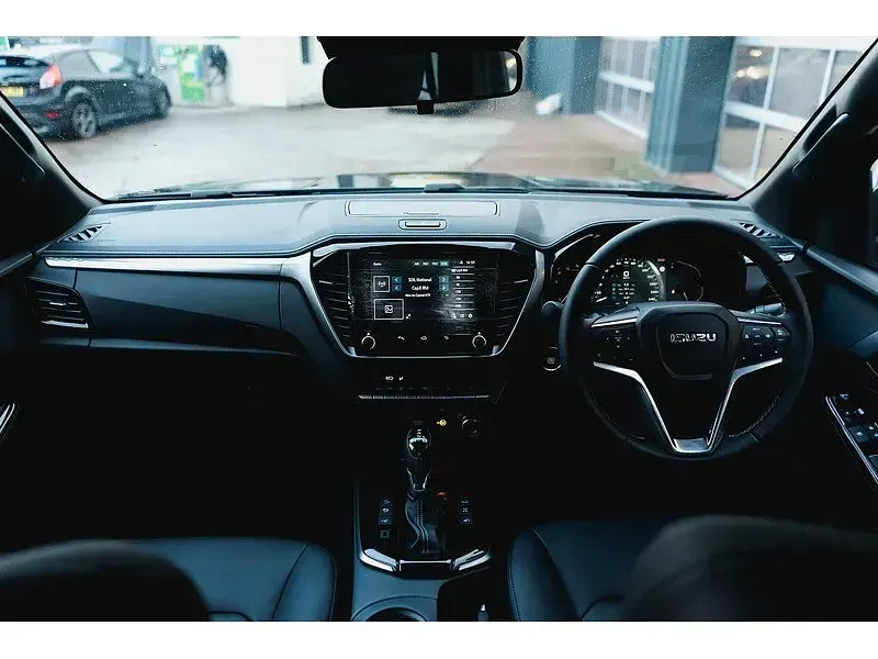 New Isuzu D-Max 2025 Black Pickup
