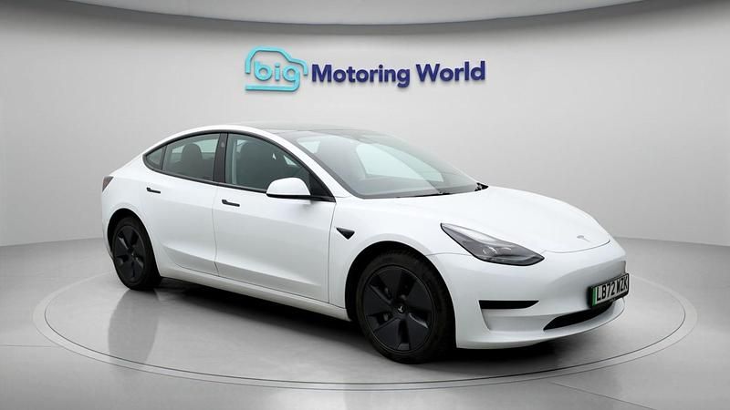 White Used 2022 Tesla Model 3 RWD Sedan | £19,900 (Fair price) - Image 1/4