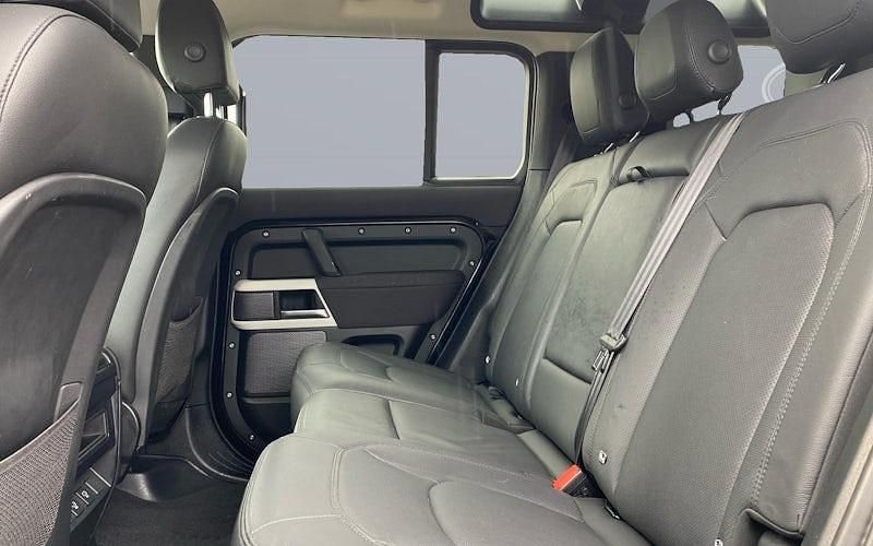 Usado Land Rover Defender SE 249 HP (183 kW) 2023 SUV