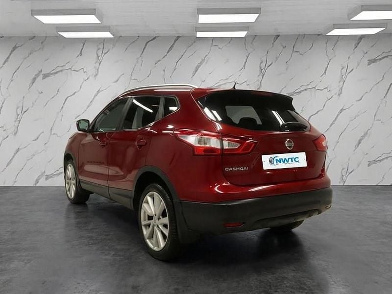 Used Nissan Qashqai Tekna 2015 Red SUV