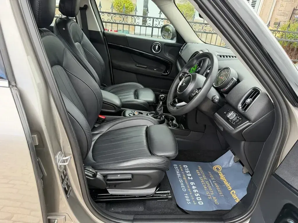 Used Mini Cooper Exclusive 136 HP (100 kW) 2019 Silver Hatchback
