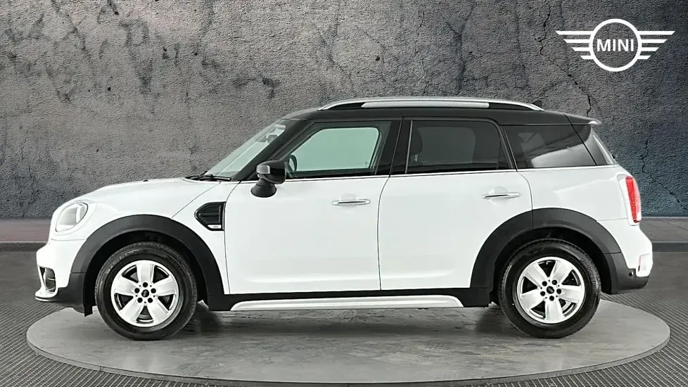 Used Mini Cooper Countryman Classic 136 HP (100 kW) 2019 White SUV