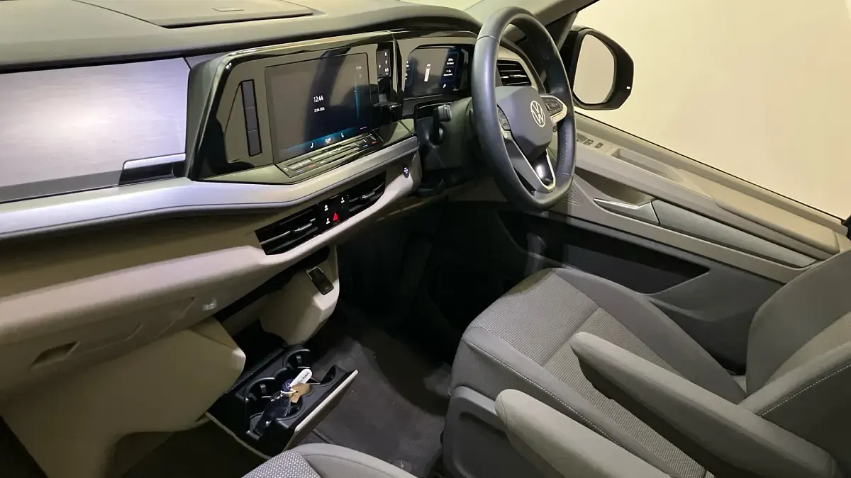 Used VW Multivan Life 150 HP (110 kW) 2025 Black MPV