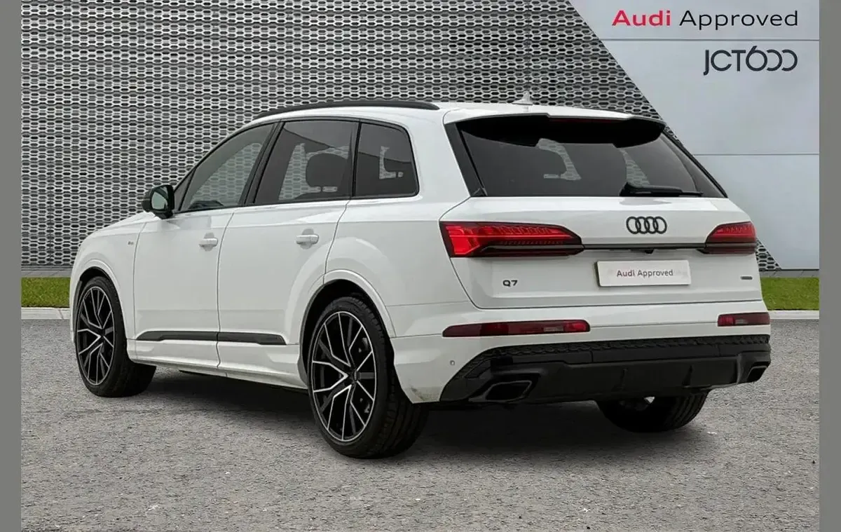 Used Audi Q7 Black Edition 281 HP (206 kW) 2026 White SUV