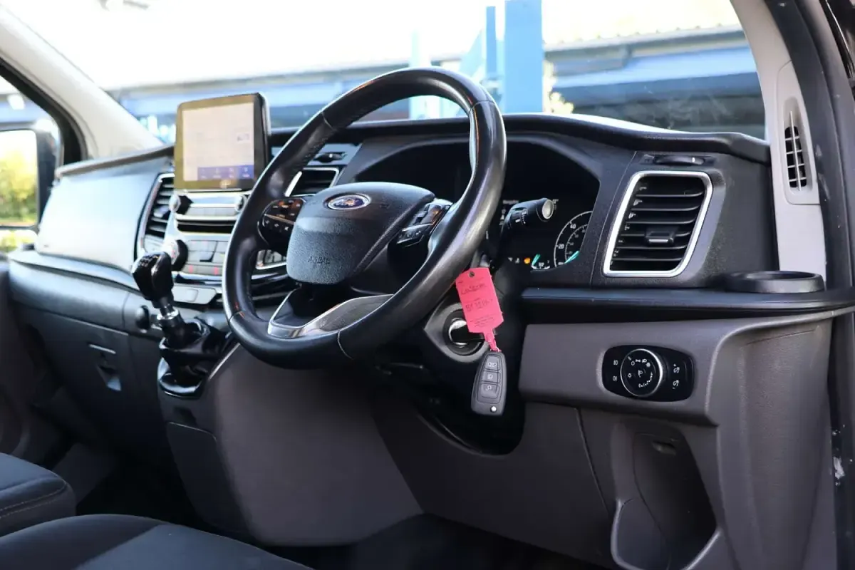 Used Ford Transit Custom Limited 130 HP (95 kW) 2023 Black Van