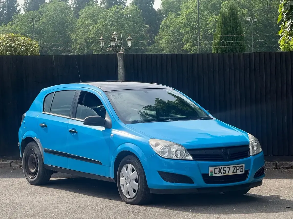 Used Vauxhall Astra 2007 Blue Hatchback