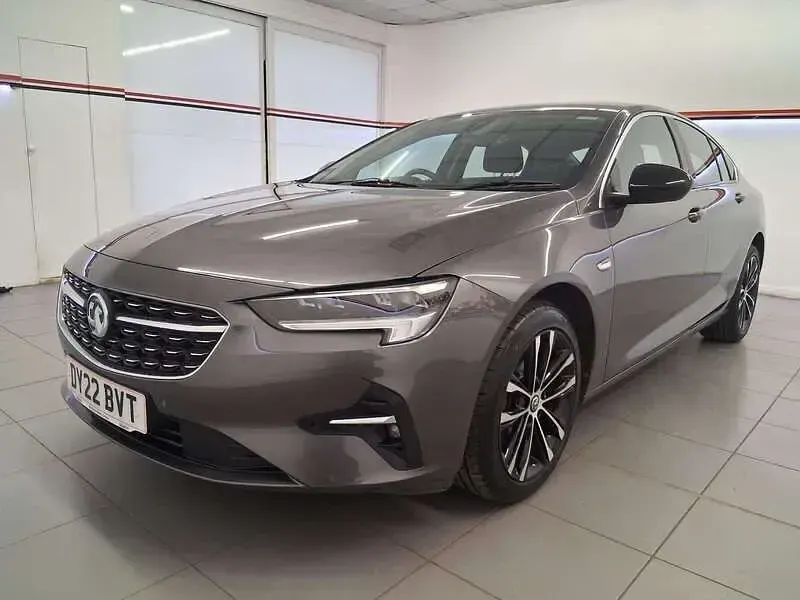 Used Vauxhall Insignia Edition 122 HP (89 kW) 2022 Grey Hatchback