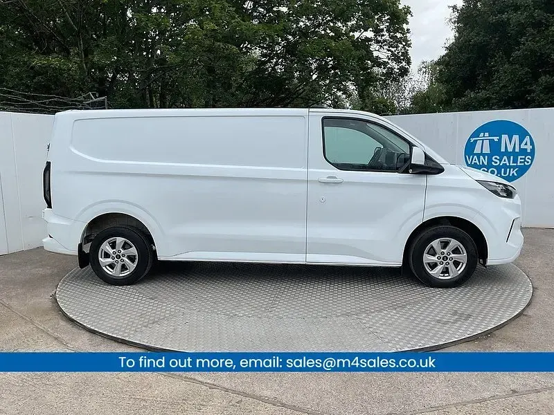 Used Ford Transit Custom Limited 136 HP (100 kW) 2023 Frozen white (solid colour)
