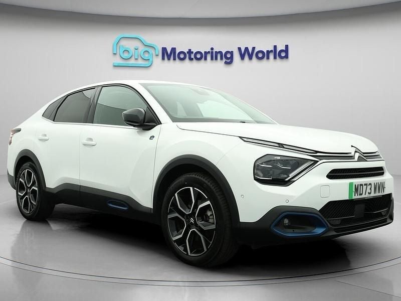 White Used 2023 Citroën e-C4 Shine Sedan | £14,700 (Good price) - Image 1/4