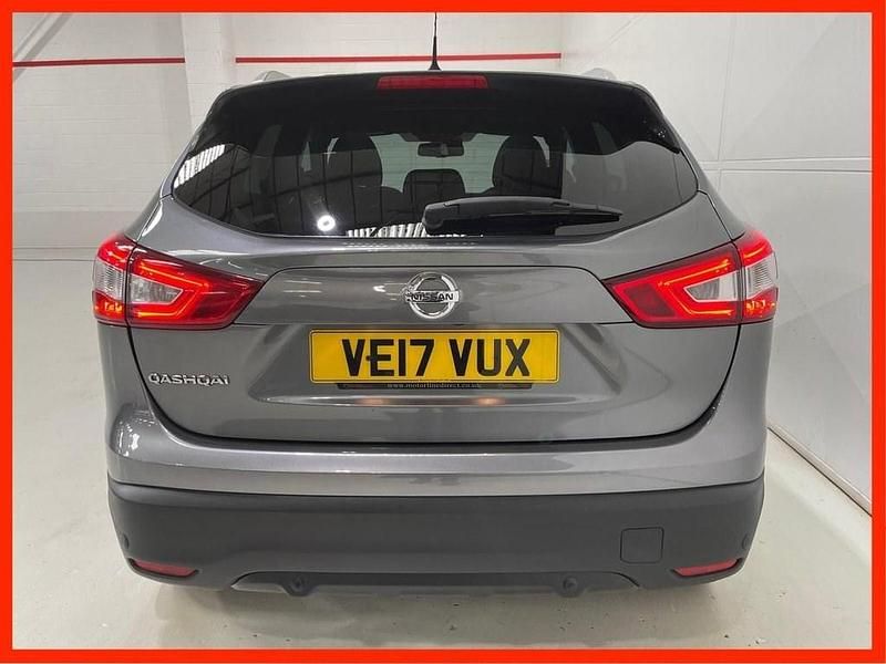 Used Nissan Qashqai N-Vision 110 HP (80 kW) 2017 Grey SUV