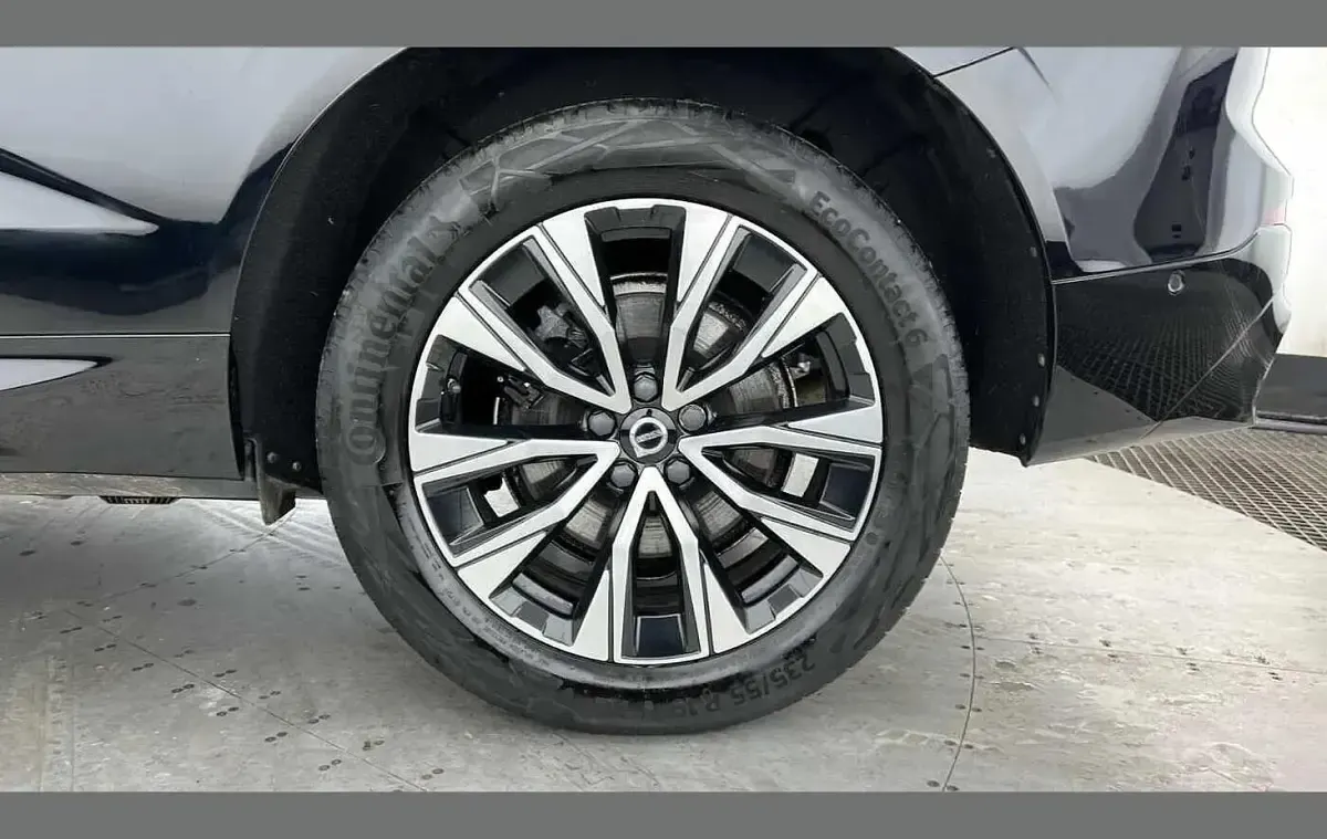 Used Volvo XC60 Plus 197 HP (144 kW) 2023 Black SUV