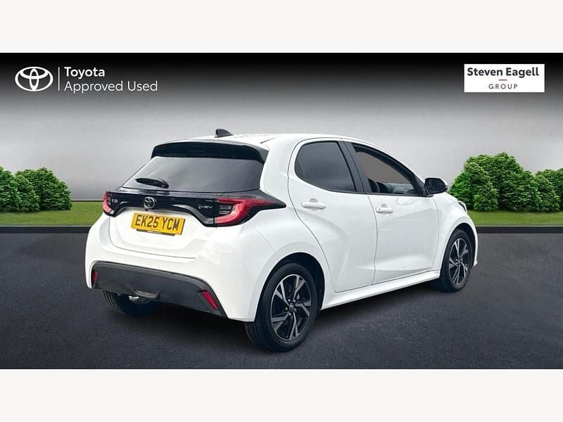 Used Toyota Yaris Hybrid Design 2025 White Hatchback