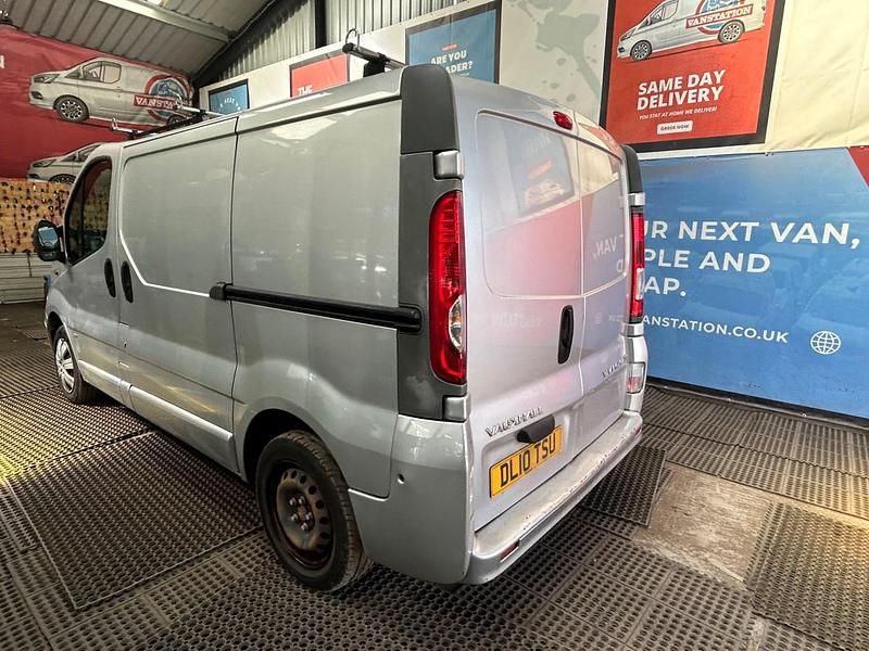 Used Vauxhall Vivaro Sportive 115 HP (84 kW) 2010 Silver MPV