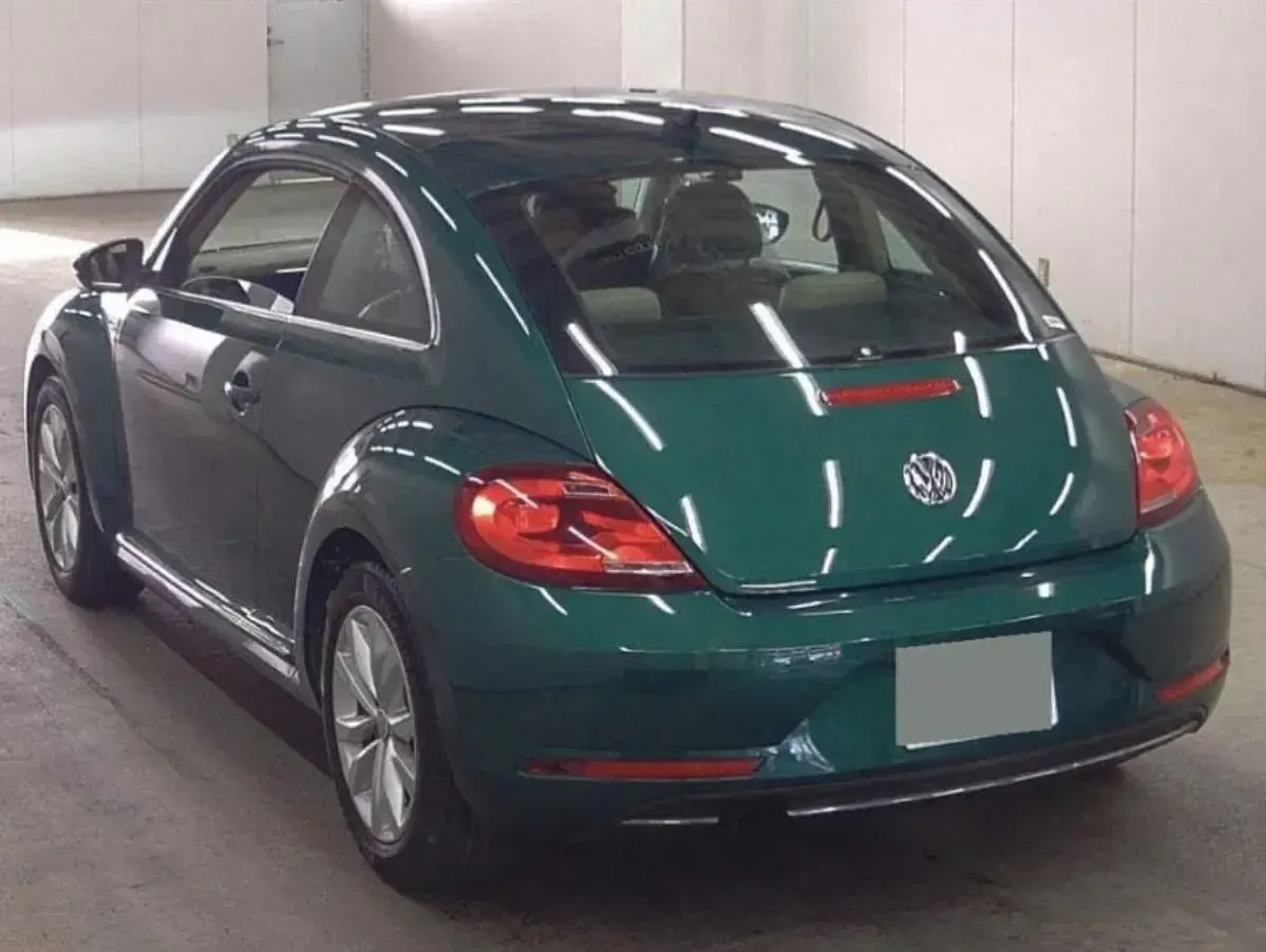 Used VW Beetle Design 105 HP (77 kW) 2018 Green Hatchback