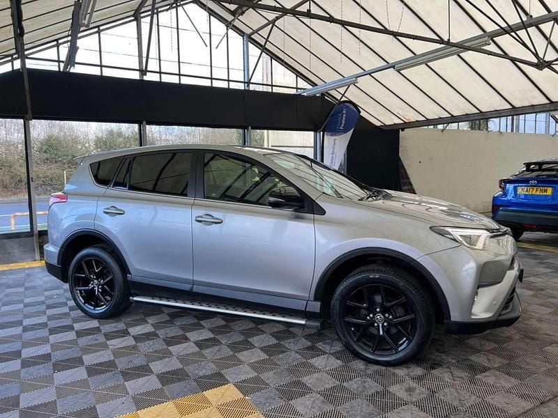 Used Toyota RAV4 2018 Silver SUV