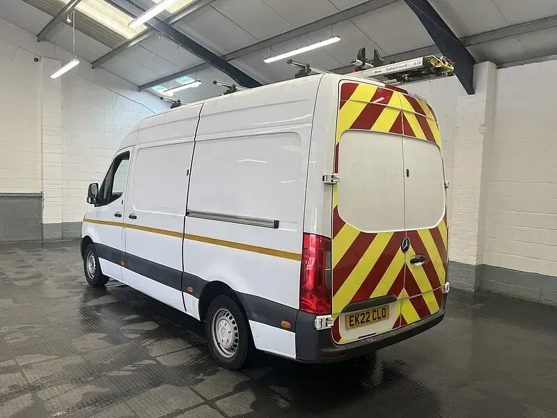 Used Mercedes Sprinter Progressive 150 HP (110 kW) 2022 White Van