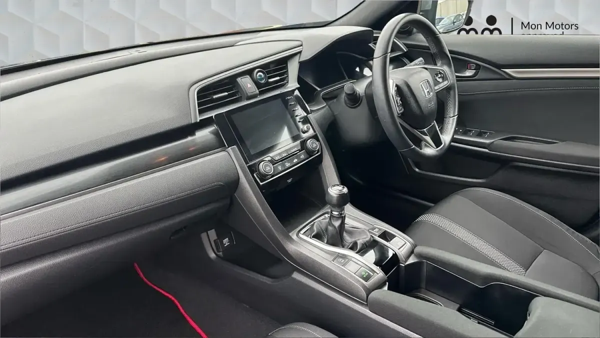 Używany Honda Civic SR 126 KM (92 kW) 2021 Szary Hatchback