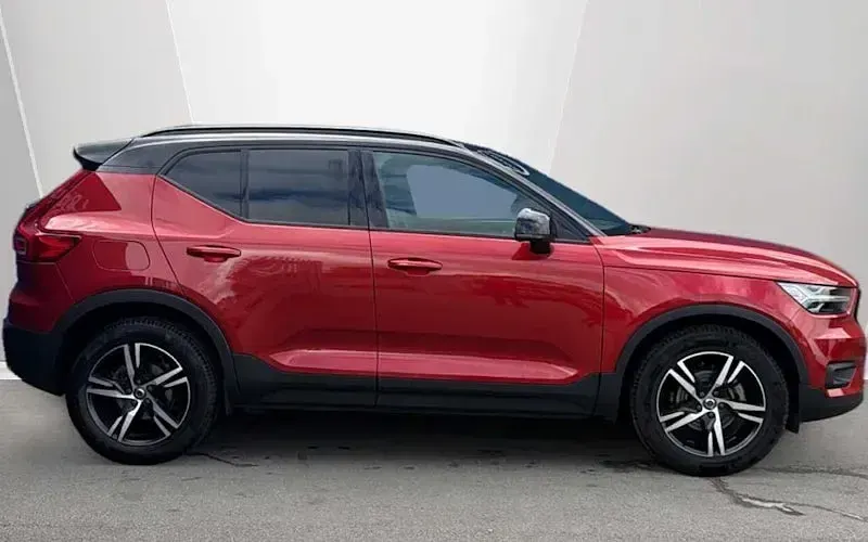 Used Volvo XC40 R-Design 163 HP (119 kW) 2021 SUV