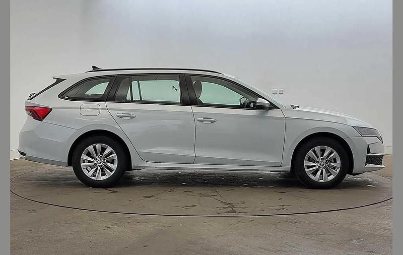 Used Skoda Octavia SE Technology 113 HP (83 kW) 2024 Moon white metallic Estate