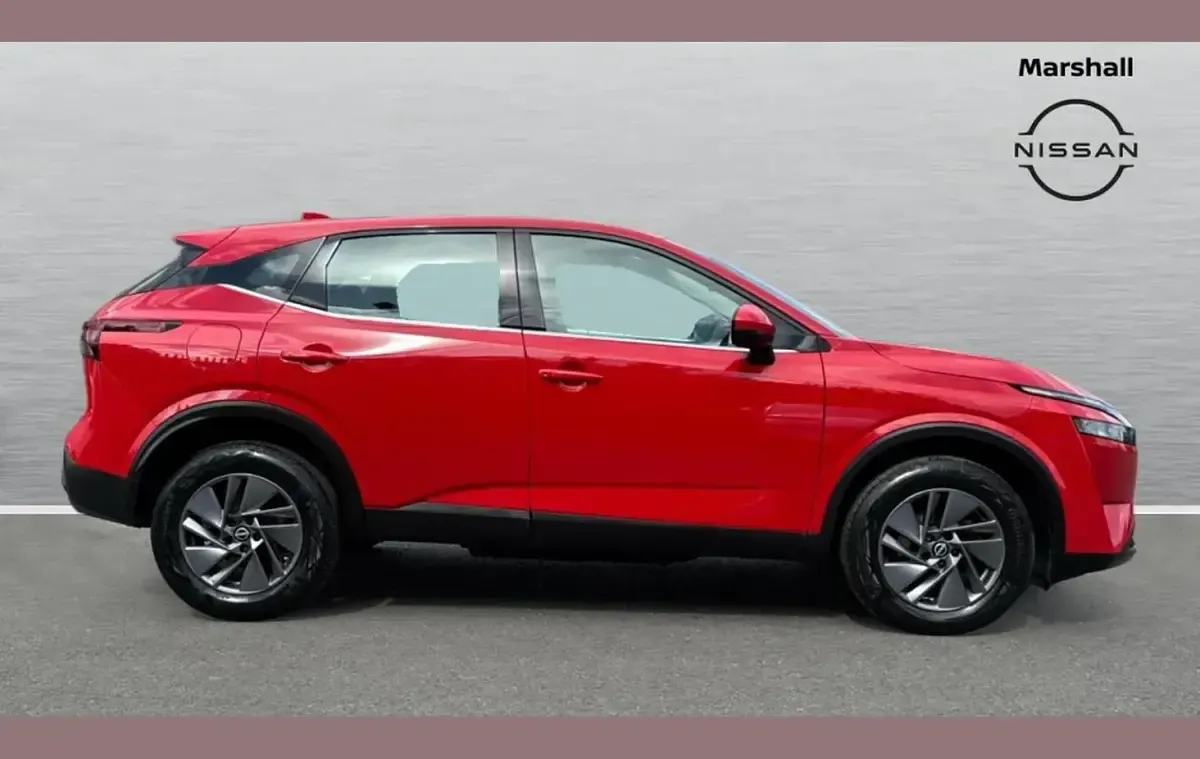 Used Nissan Qashqai Acenta Premium 155 HP (114 kW) 2023 Red SUV