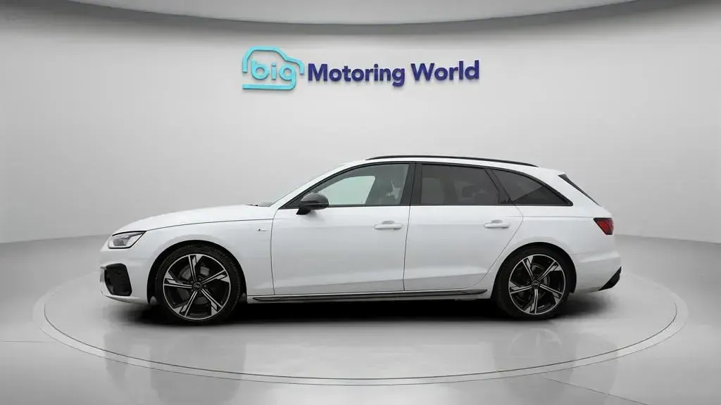 Used Audi A4 Black Edition 150 HP (110 kW) 2023 White Estate