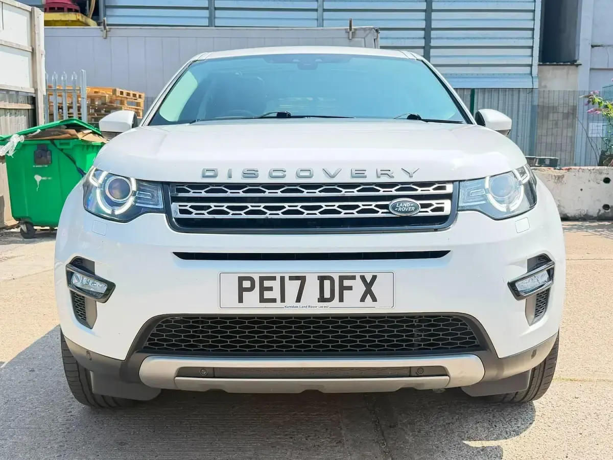 Used Land Rover Discovery 5 HSE 2017 White SUV