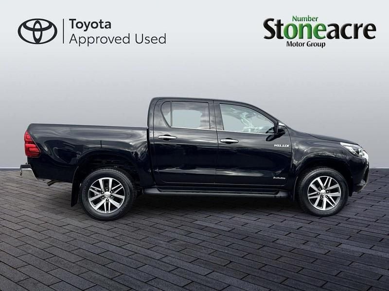 Used Toyota HiLux 150 HP (110 kW) 2019 Black Pickup