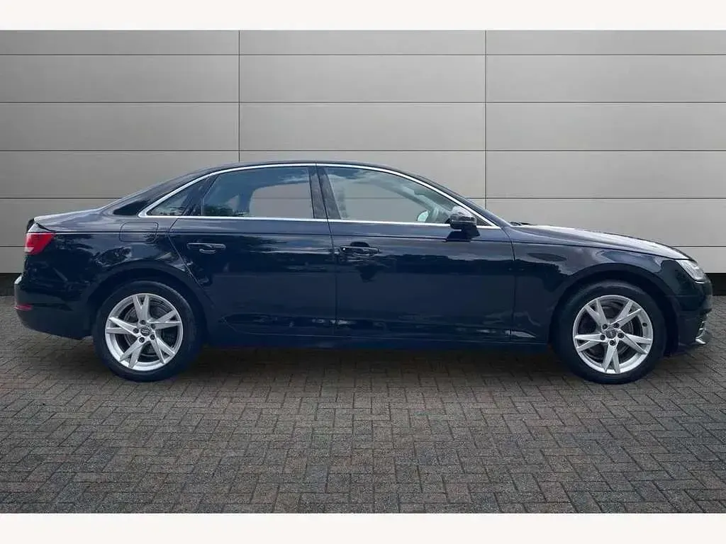 Used Audi A4 Sport 150 HP (110 kW) 2017 Black Sedan