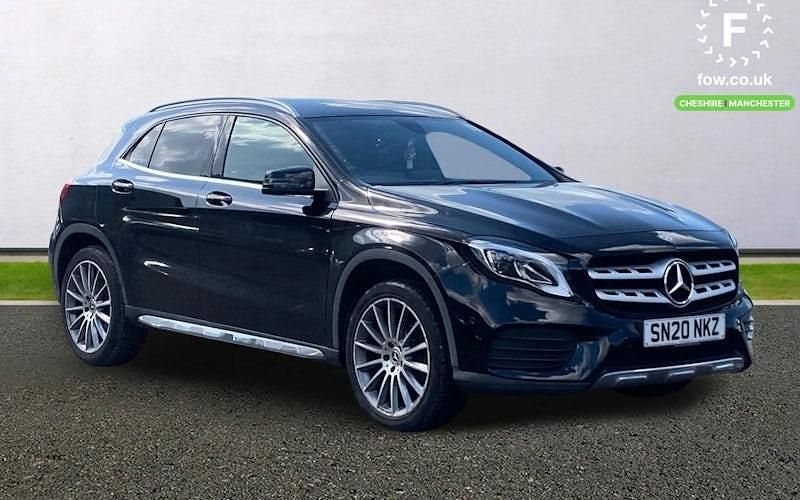 Usado Mercedes GLA180 AMG line 122 HP (89 kW) 2020 SUV