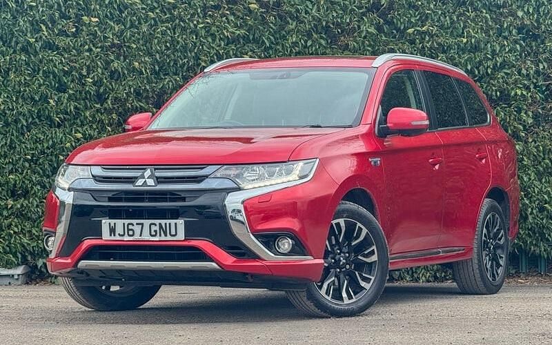 Used Mitsubishi Outlander P-HEV 203 HP (149 kW) 2017 Red Estate