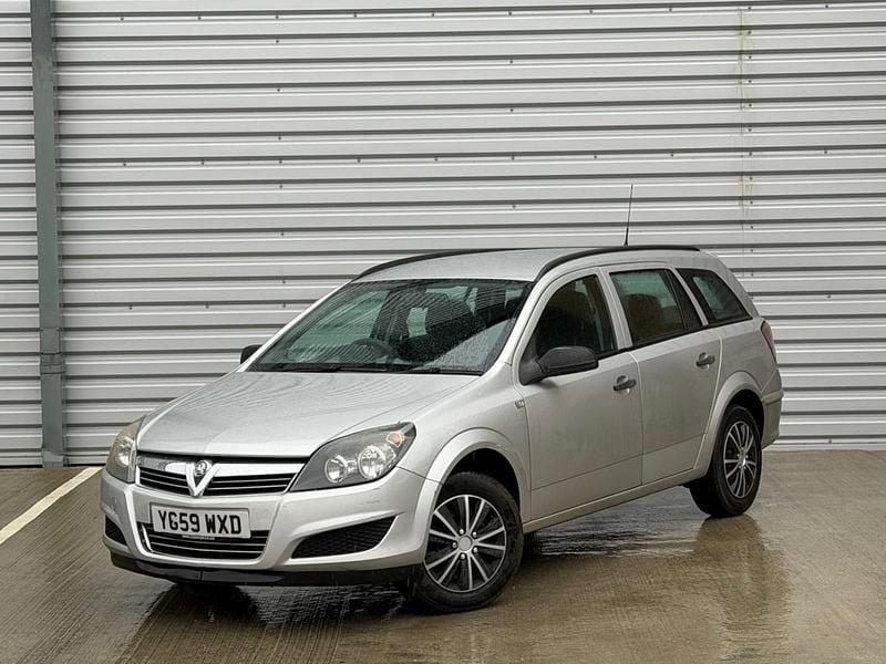 Used Vauxhall Astra 2009 Silver Estate