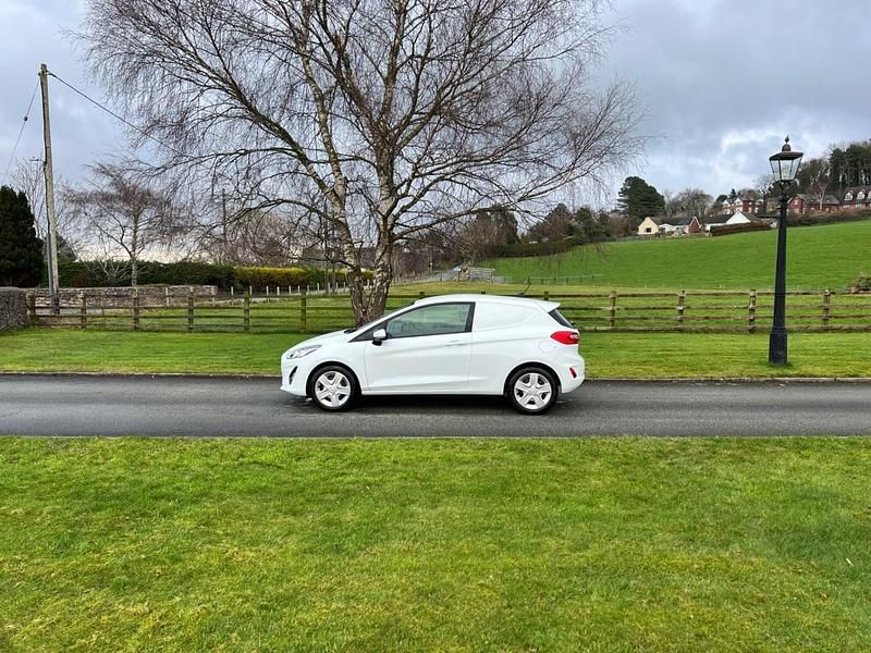 Used Ford Fiesta 85 HP (62 kW) 2020 White Hatchback