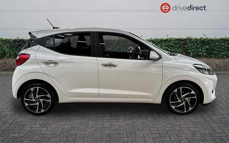 New Hyundai i10 Premium 79 HP (58 kW) 2025 Special solid paint  atlas white Hatchback