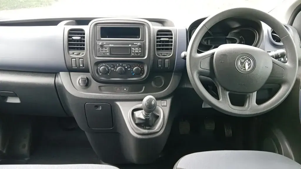 Used Vauxhall Vivaro S 120 HP (88 kW) 2019 Grey MPV