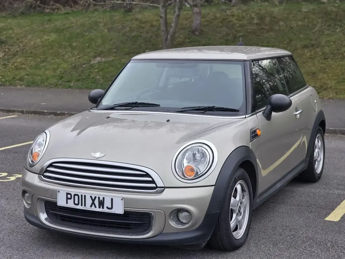 Używany Mini ONE Hatch 98 KM (72 kW) 2011 Srebrny Hatchback