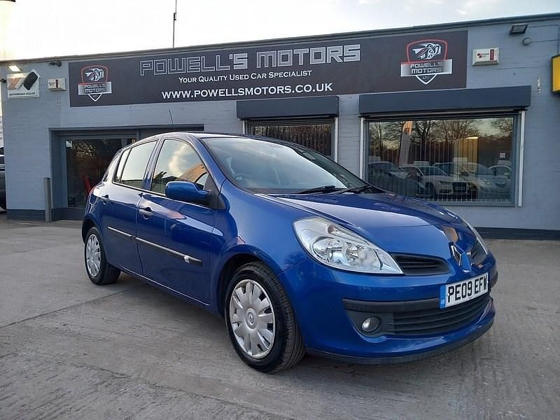 Blue Used 2009 Renault Clio II Expression Hatchback | £3,895 (Fair price) - Image 1/4