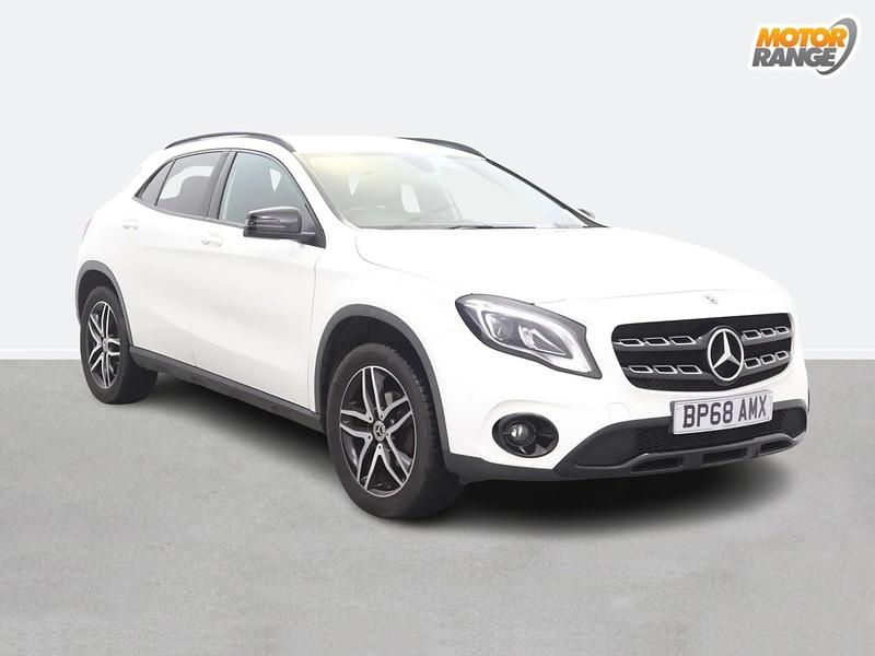 Used Mercedes GLA180 Urban 122 HP (89 kW) 2018 White SUV