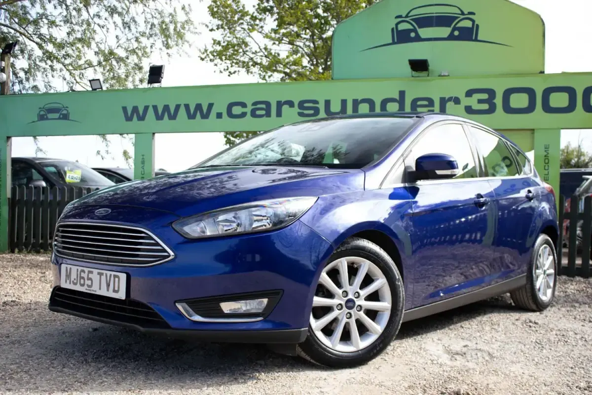 Begagnad Ford Focus Titanium 125 HK (91 kW) 2015 Blå Halvkombi